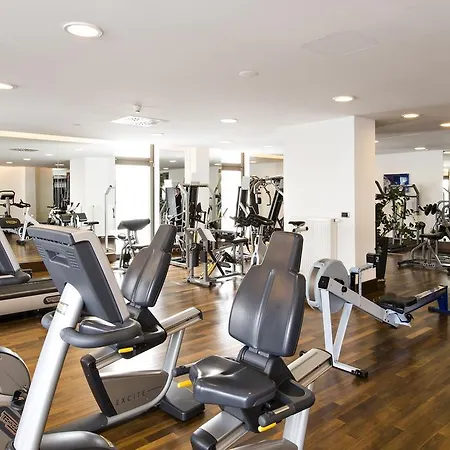 Hotel Kempinski Residences 5*