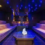 호텔 Kempinski Residences 5*