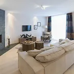호텔 Kempinski Residences 5*
